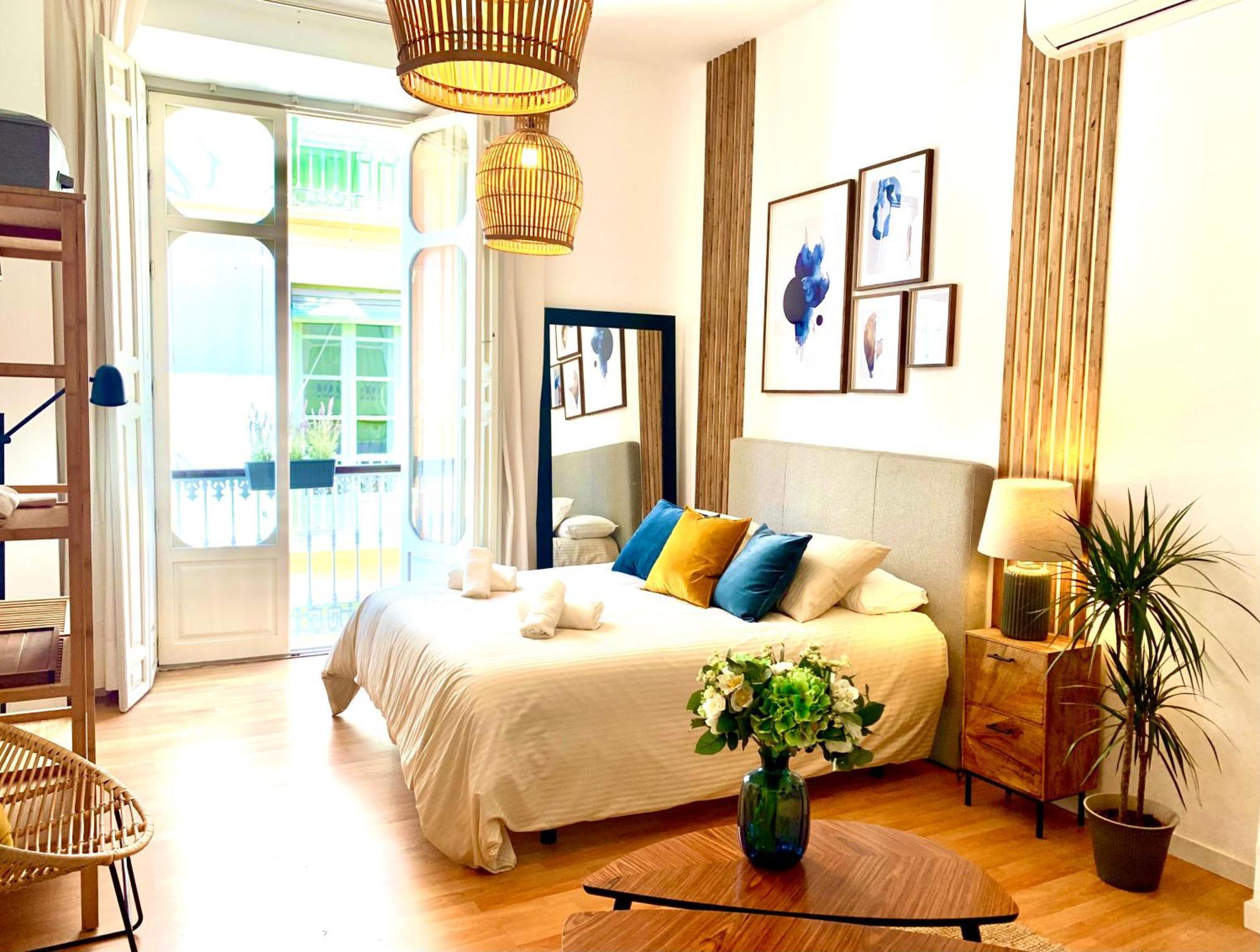 Calderon III Deluxe Central Sinesedesignhomes Malaga Exterior photo